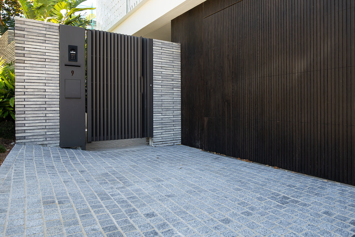 Mistral Granite Cobblestones