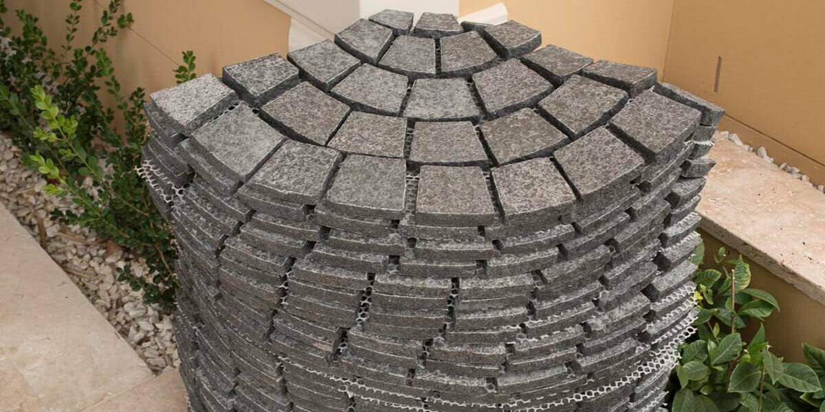 Raven Granite Fan Cobblestones